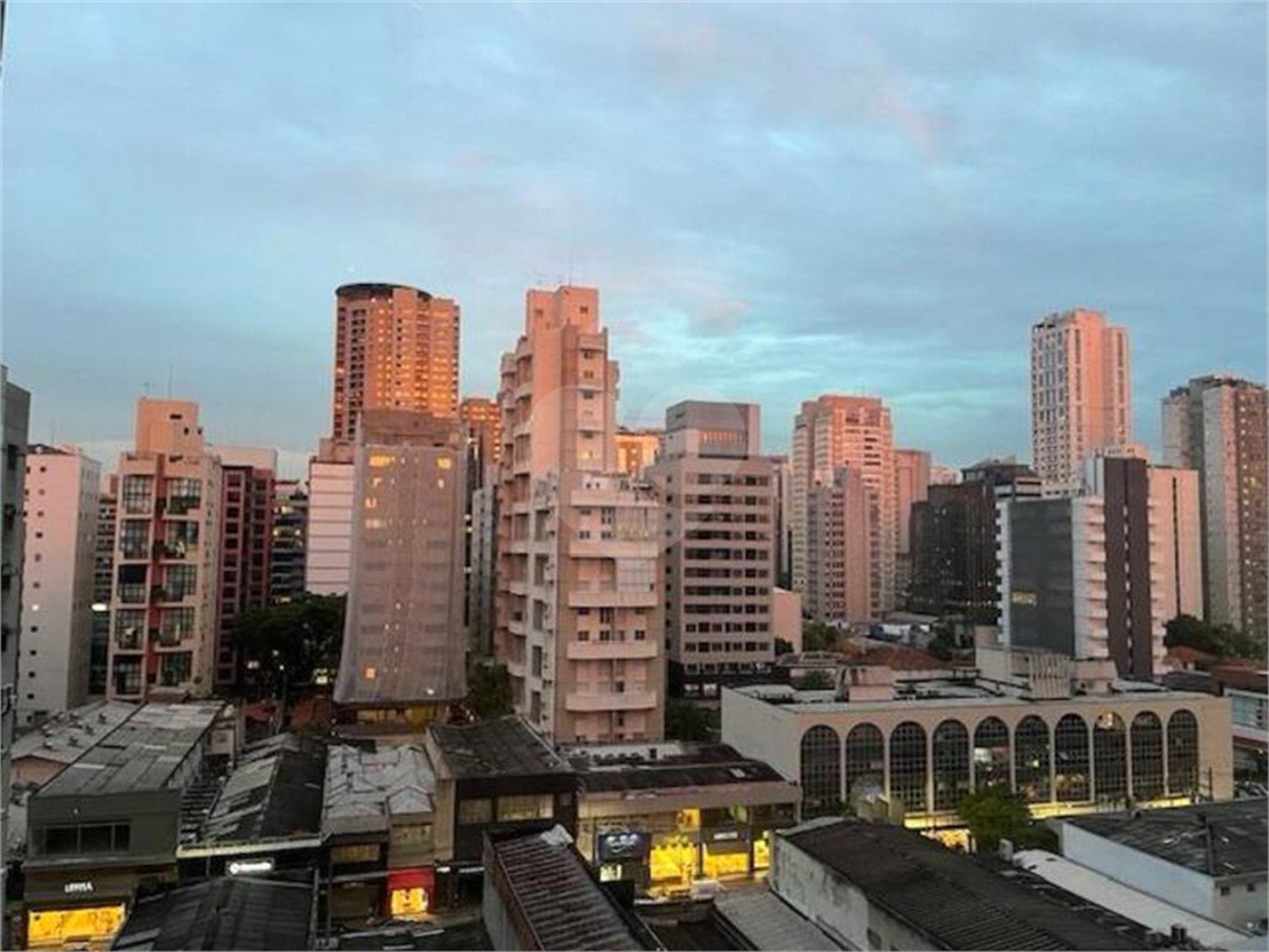 Apartamento à venda ou para alugar com 1 suíte em Jardim Europa, São Paulo, SP