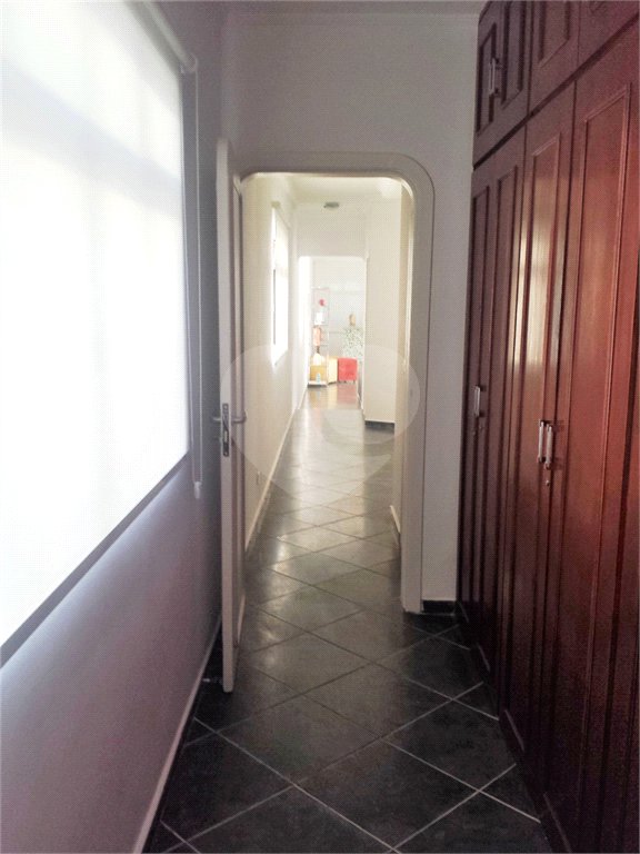 Casa à venda com 8 quartos, sendo 6 suítes,  no condomínio Acapulco, Guarujá - SP