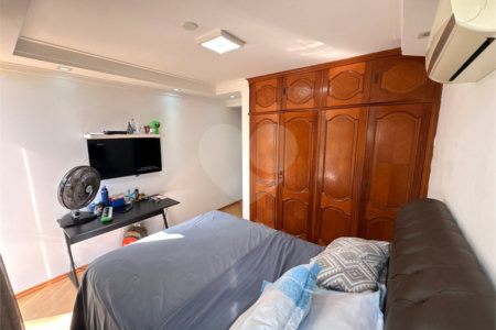 Sobrado à venda com 4 quartos, sendo 3 suítes,  em Jardim São Bento, São Paulo, SP