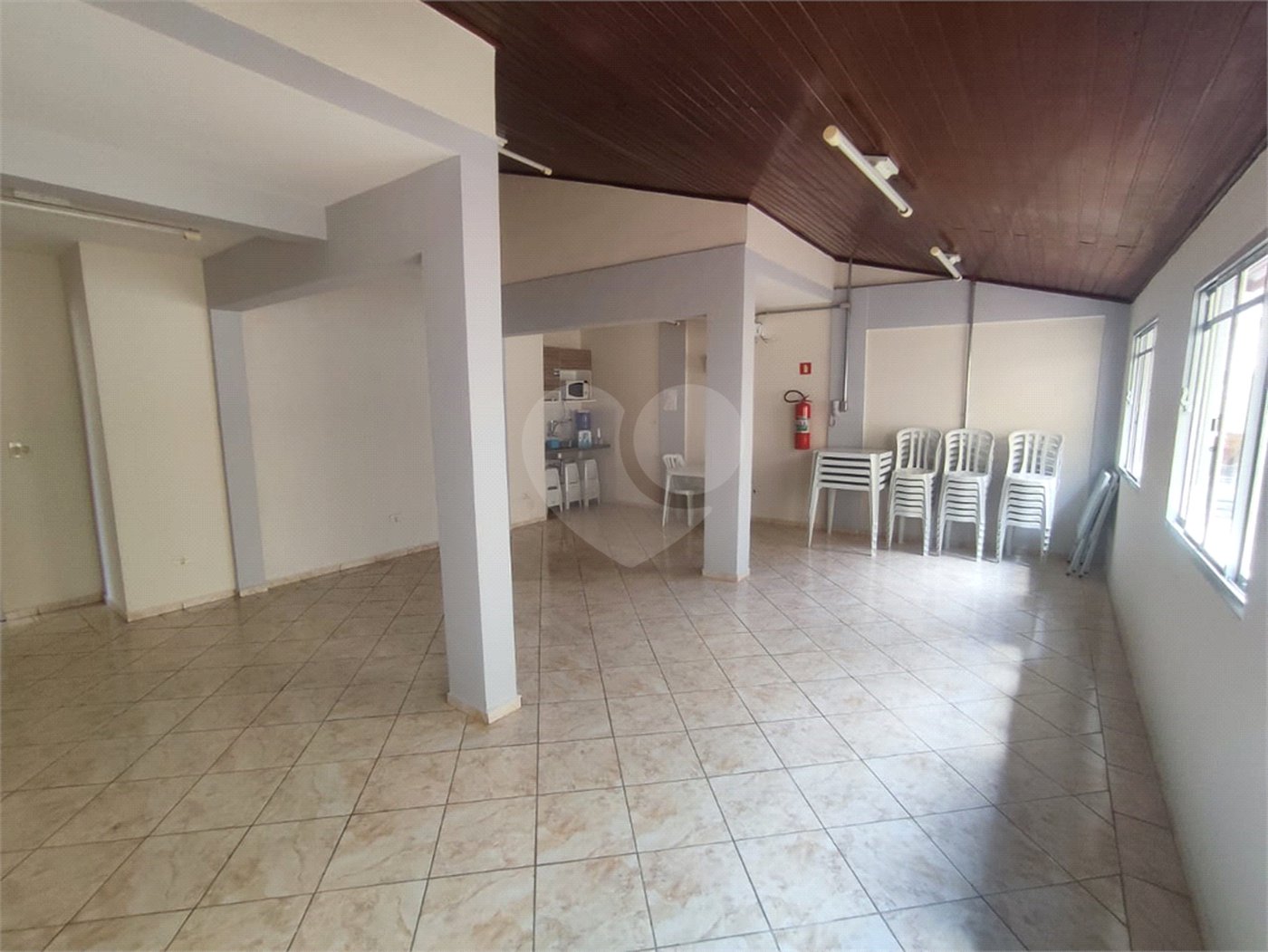 Apartamento à venda com 2 quartos, sendo 1 suíte, em Parque São Luís, Taubaté, SP