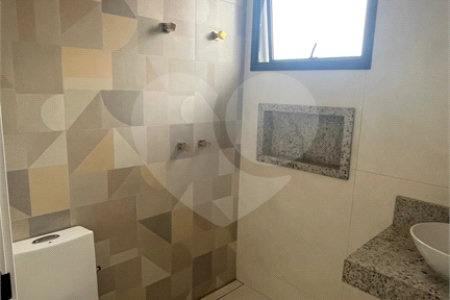 Casa à venda com 3 suítes no condomínio Village Itaguaçu, Atibaia - SP