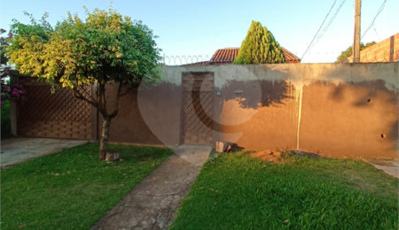 Casa à venda com 3 quartos em Parque dos Ipês I, Ponta Porã, MS