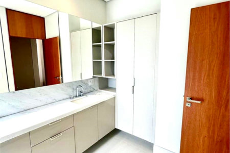 Casa à venda com 4 quartos, sendo 3 suítes, no condomínio Residencial Tivoli Park, Sorocaba - SP