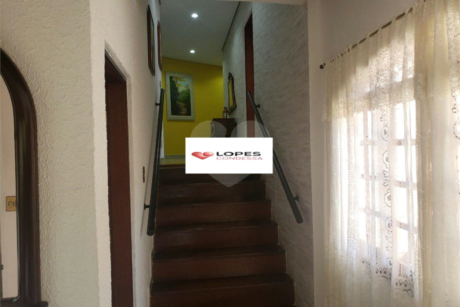 Casa à venda com 4 quartos, sendo 2 suítes, no condomínio Alpes da Cantareira, Mairiporã - SP