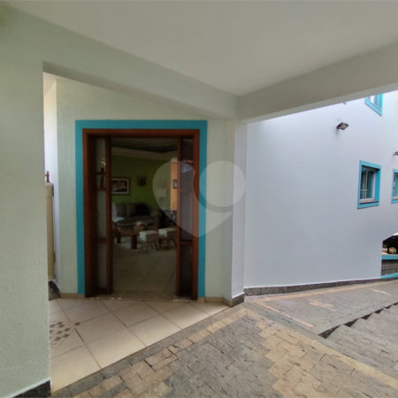 Sobrado à venda com 3 quartos, sendo 2 suítes, em Vila Romão, Salto, SP