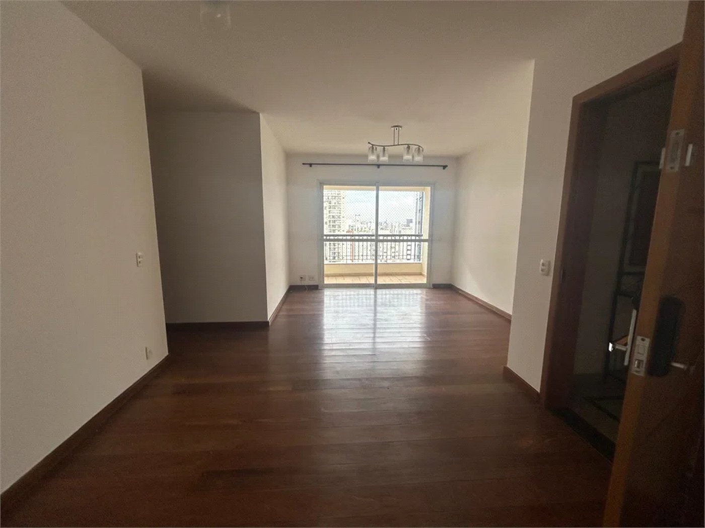 Apartamento para alugar com 3 quartos, sendo 1 suíte, em Pinheiros, São Paulo, SP