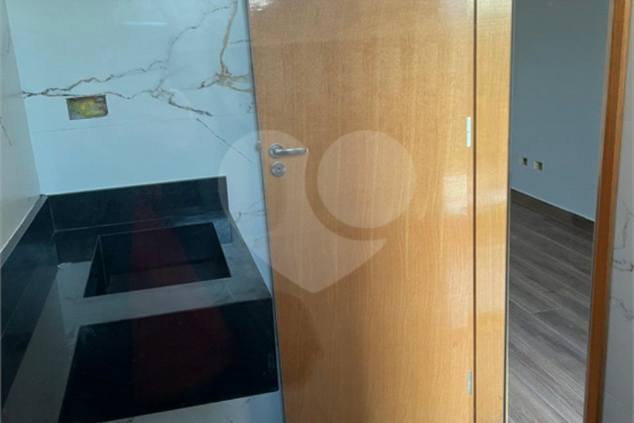 Sobrado à venda com 3 quartos, sendo 1 suíte, em Jardim Maristela, São Paulo, SP