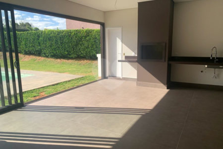 Casa à venda com 4 suítes no condomínio Lago Azul Residencial e Golfe, Araçoiaba da Serra - SP