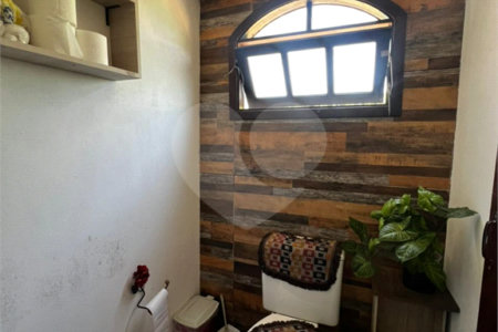 Casa à venda com 3 quartos, sendo 1 suíte, no Centro, Guararema, SP