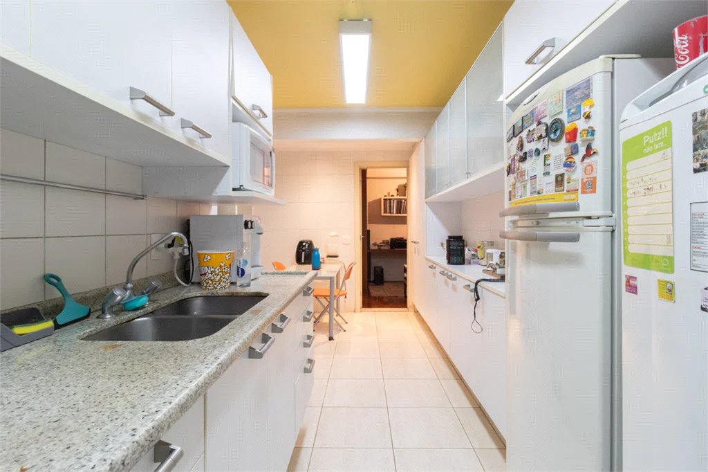 Apartamento à venda com 4 quartos, sendo 2 suítes, em Alto de Pinheiros, São Paulo, SP