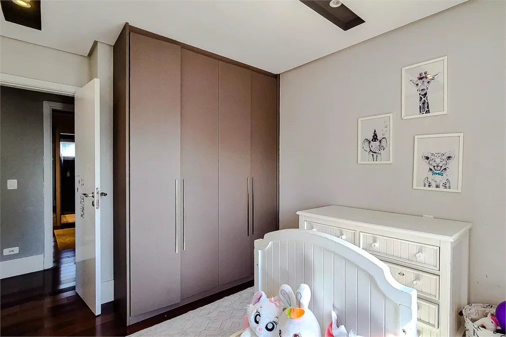 Apartamento à venda com 4 quartos, sendo 3 suítes,  em Vila Romana, São Paulo, SP