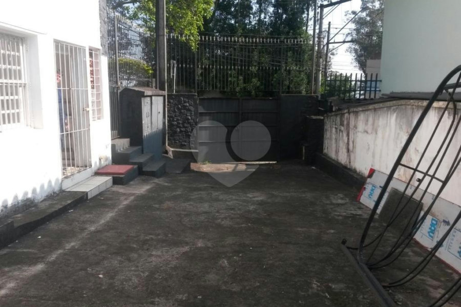 Sobrado à venda com 15 quartos, sendo 3 suítes, em Tucuruvi, São Paulo, SP