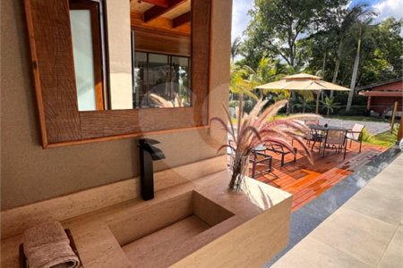 Casa à venda com 6 suítes no condomínio Vila Pinhal, Itirapina - SP