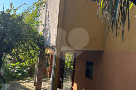 Sobrado à venda com 3 quartos, sendo 2 suítes, em Vila Correa, Ferraz de Vasconcelos, SP