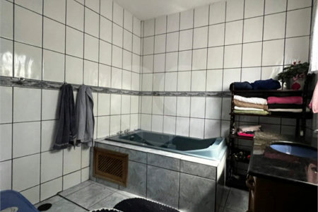Casa à venda com 3 quartos, sendo 1 suíte, no Centro, Guararema, SP