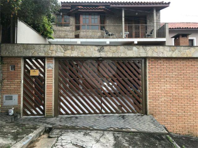 Sobrado à venda com 4 suítes em Vila Irmãos Arnoni, São Paulo, SP
