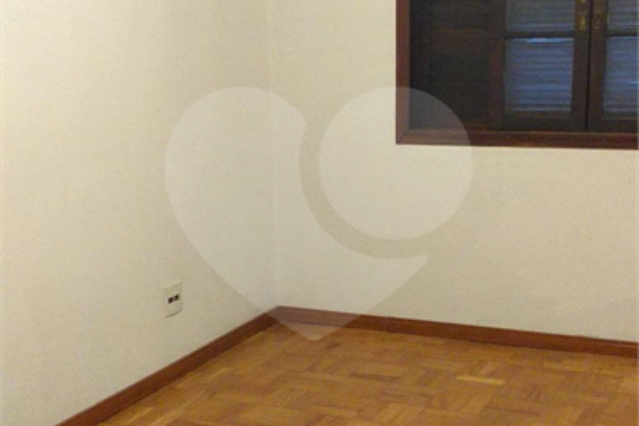 Sobrado à venda com 4 quartos em Santana, São Paulo, SP
