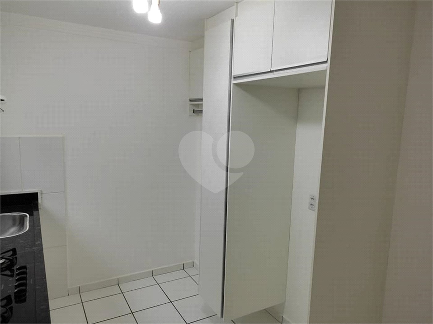 Apartamento no Condomínio Mont Royal.