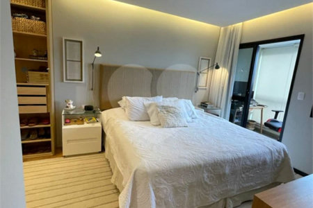 APARTAMENTO DUPLEX A VENDA VILA ADYANA, 200m2 4 DORMITORIOS 3 SENDO SUÍTE, 4 VAGAS DE GARAGEM, SJC/S