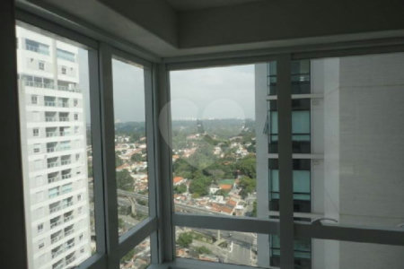 Apartamento à venda com 3 suítes em Campo Belo, São Paulo, SP