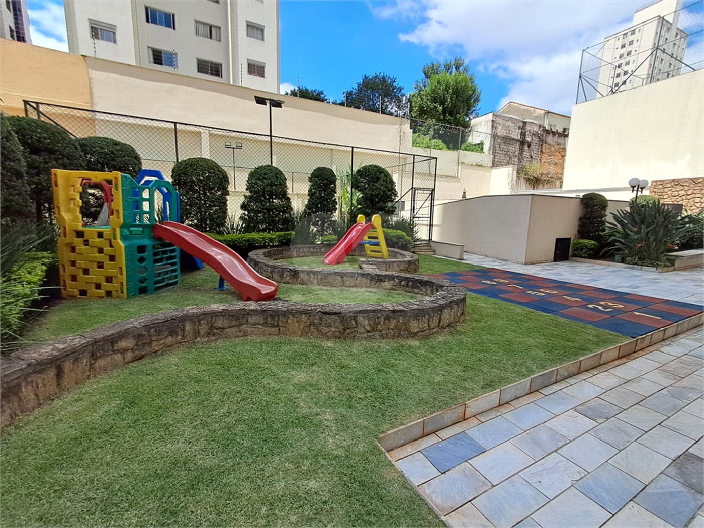 Apartamento à venda com 2 quartos, sendo 1 suíte, em Vila Pompéia, São Paulo, SP