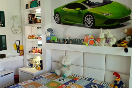 Casa à venda com 3 suítes no condomínio Figueira Garden, Atibaia - SP