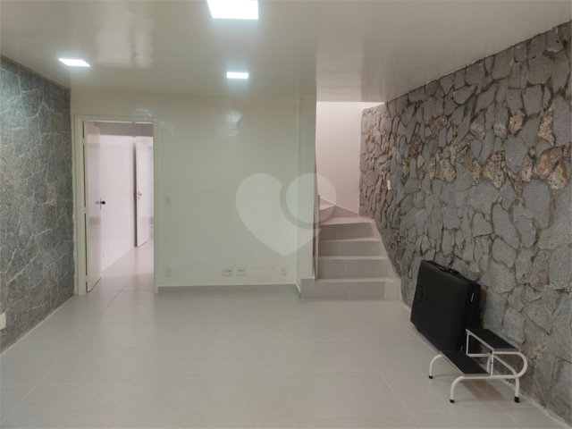 Sobrado à venda com 3 quartos em Santo Amaro, São Paulo, SP