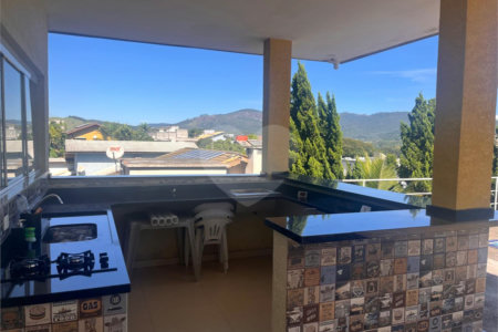 Casa à venda ou para alugar com 3 suítes no condomínio Serra da Estrela, Atibaia - SP