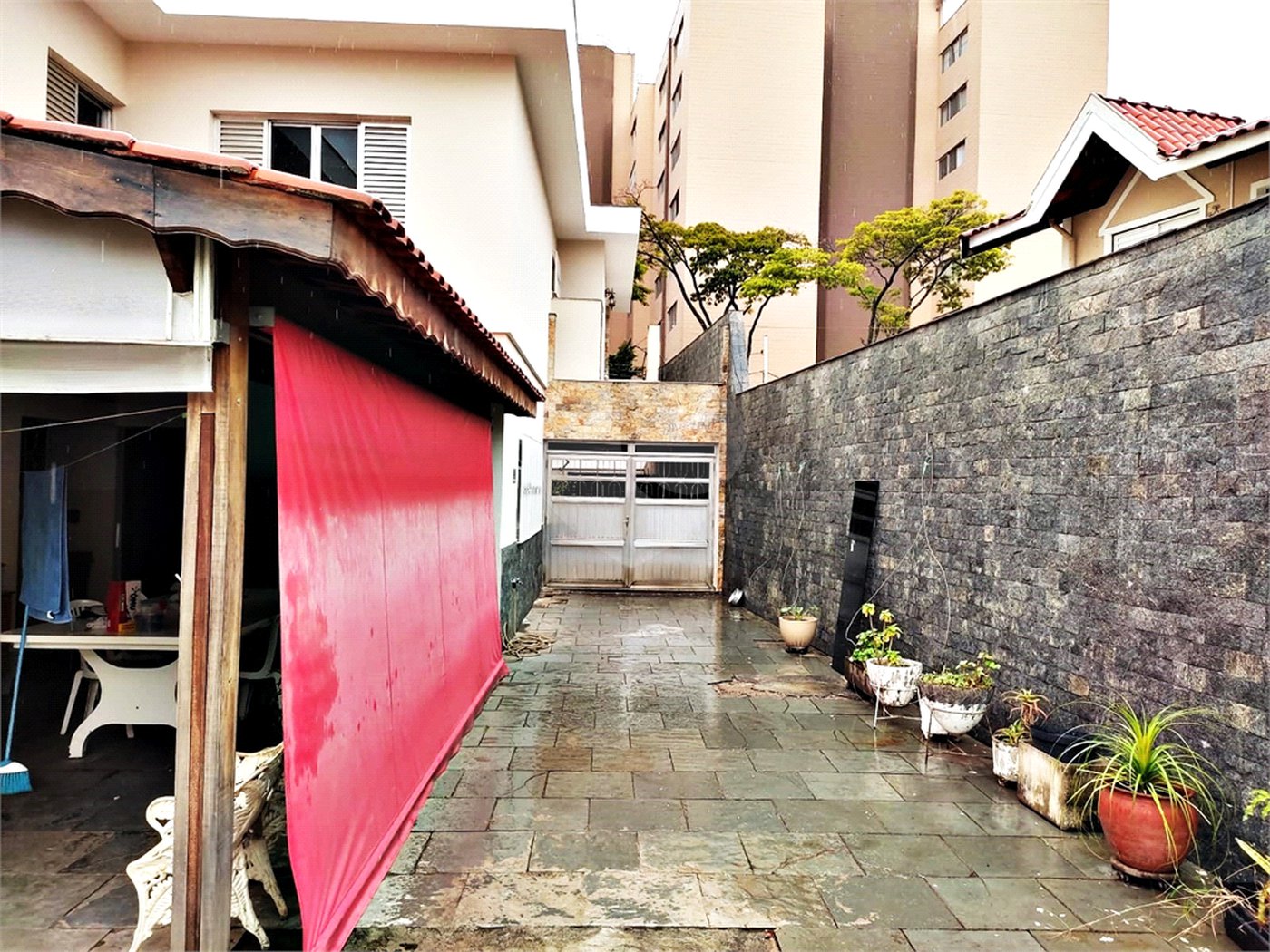 Sobrado à venda com 5 quartos, sendo 2 suítes, em Vila Nova Cachoeirinha, São Paulo, SP