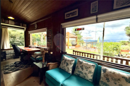 Casa à venda com 4 suítes em Vila Natal, Campos do Jordão, SP