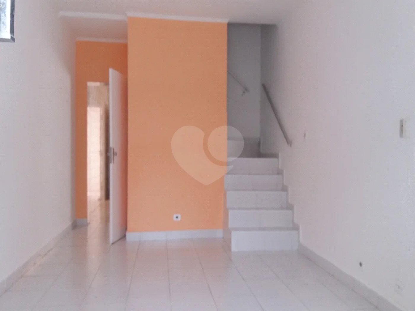 Casa com 125m² , 2 dormitórios , 2 vagas , à venda no Jardim Las Vegas em Santo André.