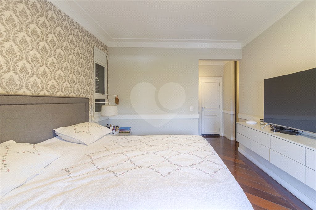 Apartamento à venda com 4 quartos, sendo 2 suítes, em Indianópolis, São Paulo, SP