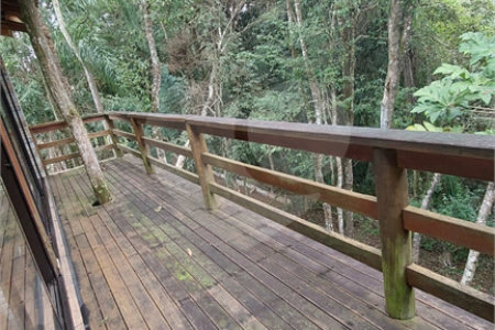 Casa à venda com 4 quartos, sendo 1 suíte, no condomínio Marf II, Bom Jesus dos Perdões - SP