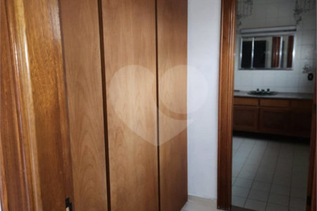 Sobrado à venda ou para alugar com 4 quartos, sendo 2 suítes, no Centro, Araraquara, SP