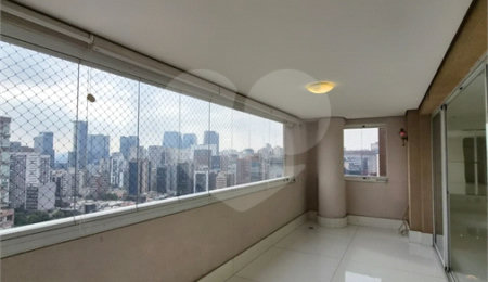Apartamento para alugar com 3 quartos, sendo 2 suítes,  em Brooklin Paulista, São Paulo, SP