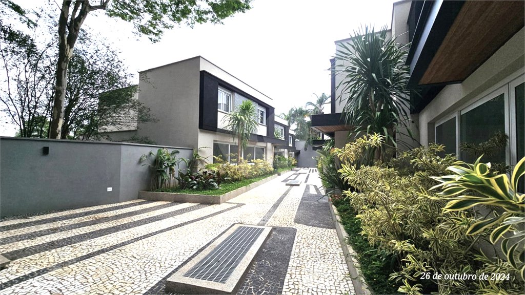 Casa à venda com 4 suítes no condomínio Vila Arese, São Paulo - SP