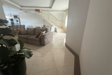 Sobrado à venda com 5 quartos, sendo 3 suítes, em Vila Nivi, São Paulo, SP