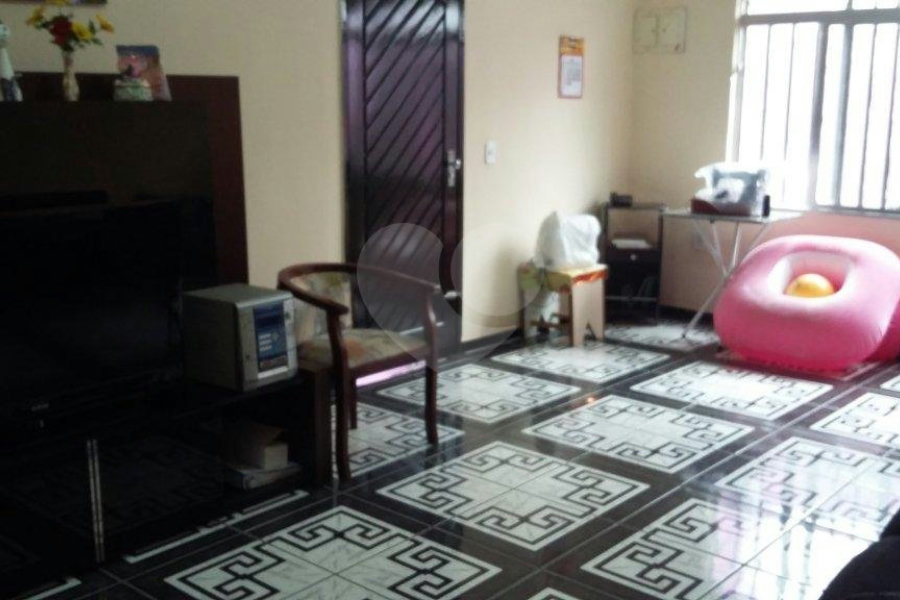 Sobrado à venda com 3 quartos em Parque Peruche, São Paulo, SP