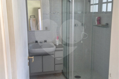 Casa à venda com 4 quartos, sendo 3 suítes,  no condomínio Chácara das Rosas, São Paulo - SP