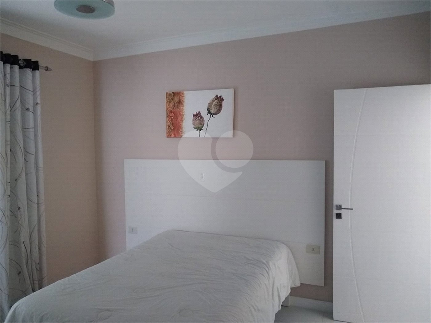 Casa à venda com 5 quartos, sendo 4 suítes,  no condomínio Parque Shambala, Atibaia - SP