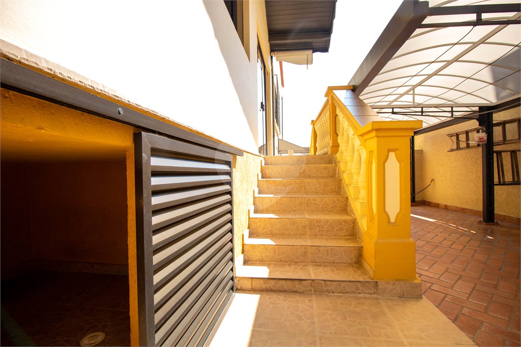 Sobrado à venda com 5 quartos, sendo 3 suítes, no Centro, São Roque, SP