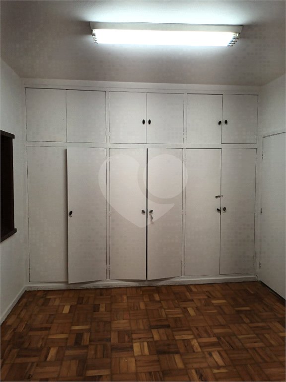 Casa à venda ou para alugar com 6 quartos, sendo 4 suítes,  em JARDIM GUEDALA, São Paulo, SP