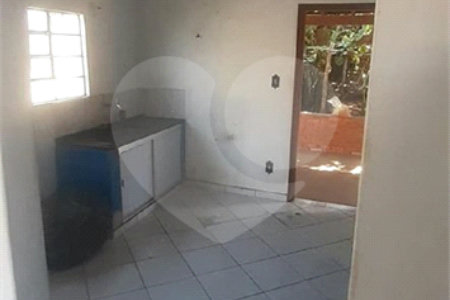 Casa térrea para Jardim Bandeirantes.