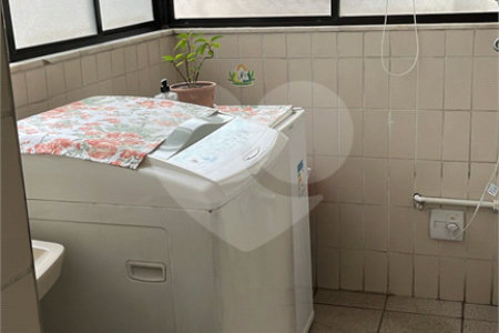 Apartamento à venda com 3 quartos, sendo 1 suíte,  em Jardim das Acácias, São Paulo, SP