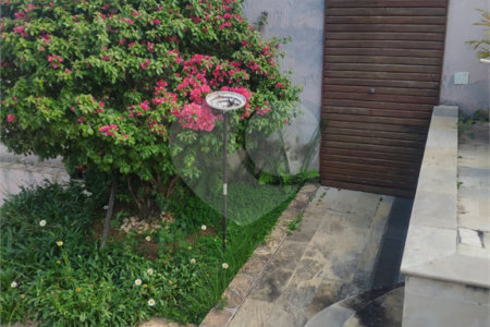 Sobrado à venda com 4 quartos, sendo 1 suíte, em Chácara Jafet, Mogi das Cruzes, SP