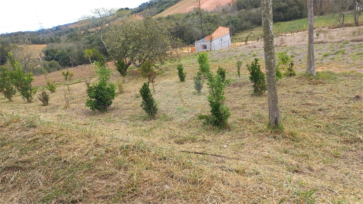 Chácara à venda com 4 quartos, sendo 1 suíte,  em Loteamento Quinta da Mata, Ibiúna, SP