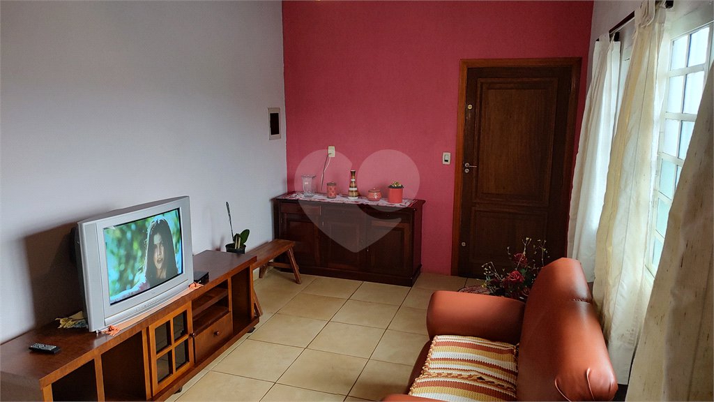 Casa à venda com 3 quartos, sendo 1 suíte, em Vila Santa Helena, Atibaia, SP