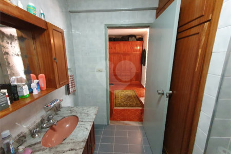 Casa Térrea à venda com 3 quartos, sendo 1 suíte, em Vila Ré, São Paulo, SP