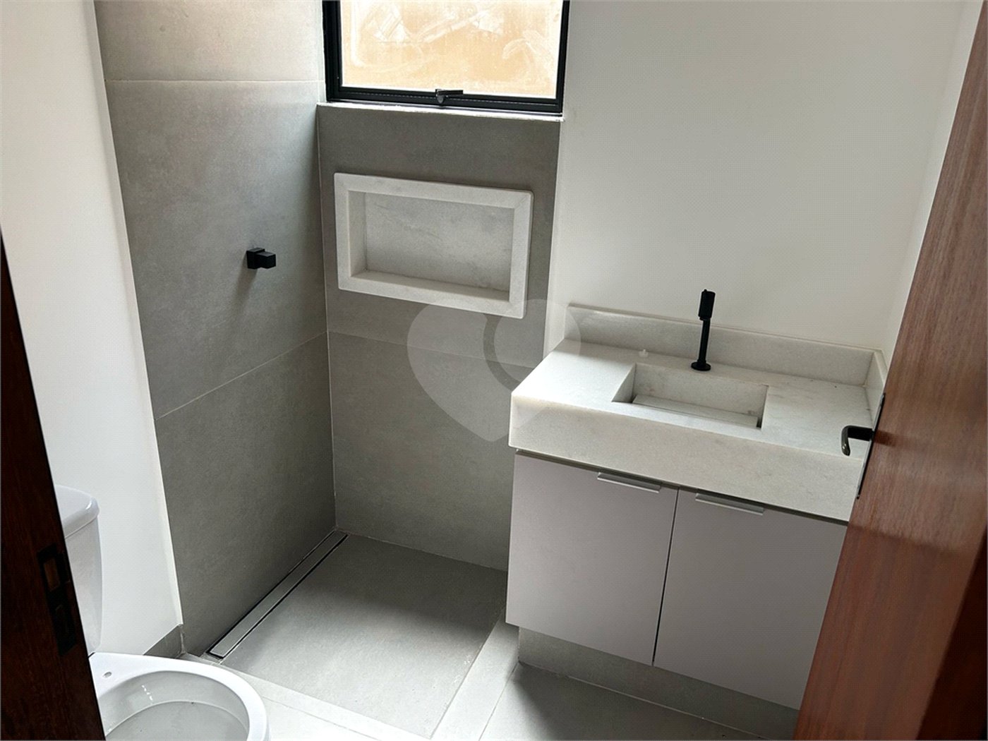 Casa à venda com 2 quartos, sendo 1 suíte,  no condomínio Residencial Marina, Itapetininga - SP