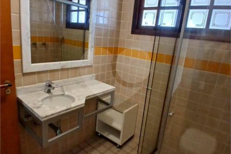 Casa à venda com 5 quartos, sendo 3 suítes, em Vila Santista, Atibaia, SP